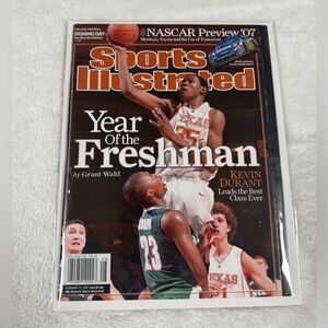 Kevin Durant Sports Illustrated;Texas,Houston Rockets, 2007, No Label, 1st Cover